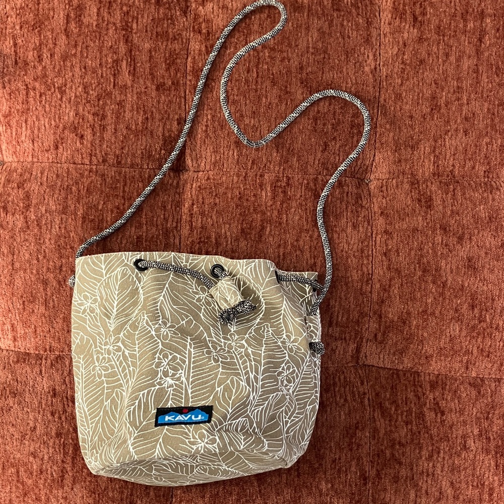 KAVU Beige Floral Bucket Crossbody Bag